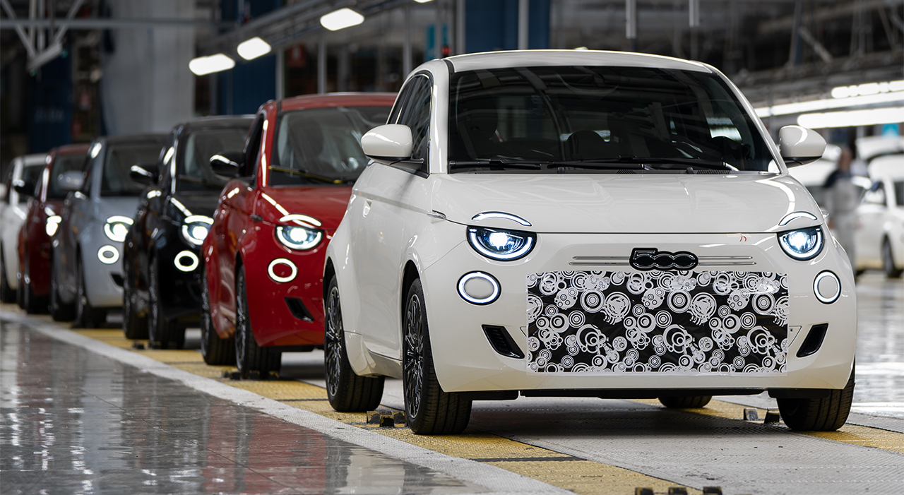 Fiat 500 ibrida a Mirafiori