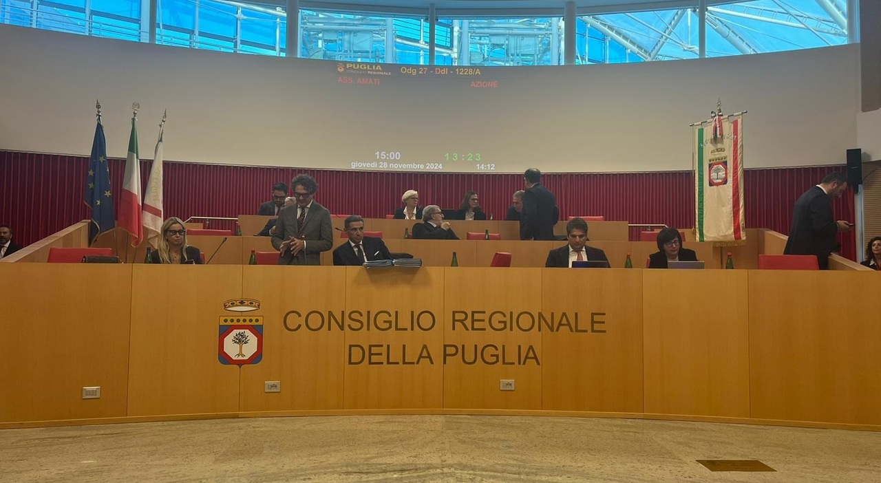 Consiglio Puglia e taglio dei seggi, ok al cambio dello Statuto Consiglio Puglia e taglio dei seggi, ok al cambio dello Statuto