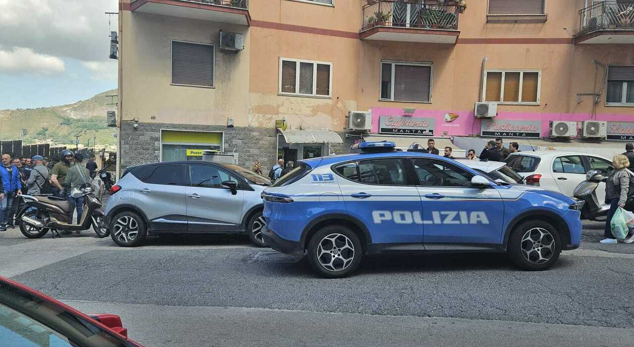 Rapina ufficio postale Napoli in via Caravaggio: polizia sul posto Rapina ufficio postale Napoli in via Caravaggio: polizia sul posto