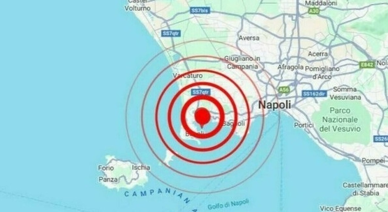 Terremoto 4.4 Campi Flegrei: forte scossa avvertita anche a Napoli. Evacuata l Terremoto 4.4 Campi Flegrei: forte scossa avvertita anche a Napoli. Evacuata l