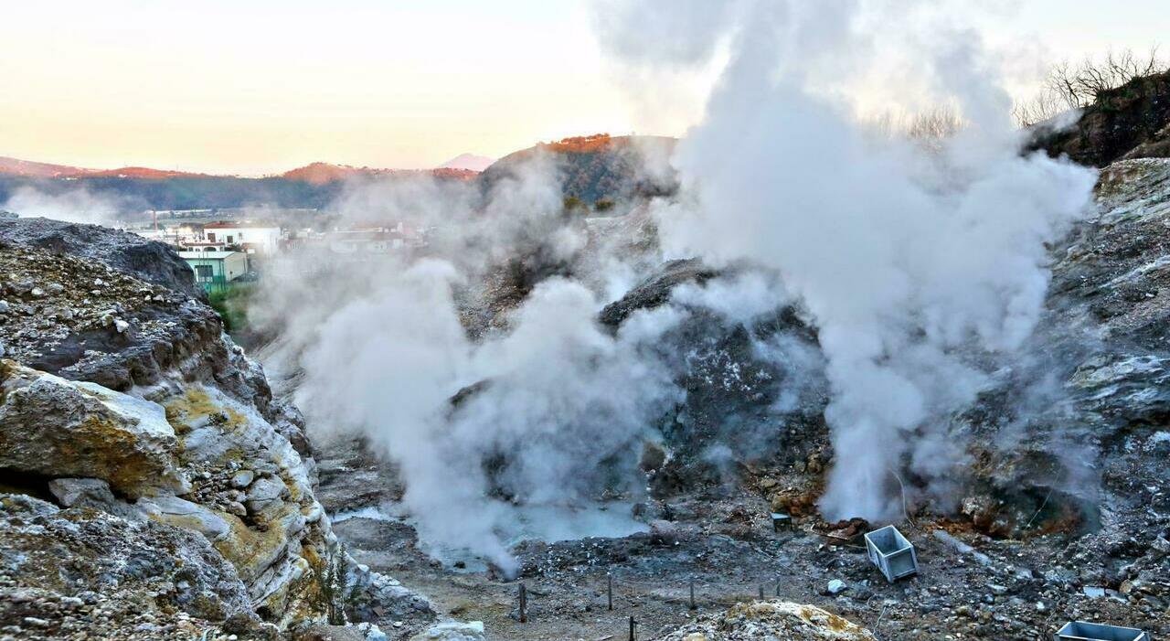 Campi Flegrei, cosa succede: il bradisismo. Negli ultimi cinque anni attività sismica e magnitudo sono aumentate: 1.813 scosse solo a febbraio Campi Flegrei, cosa succede: il bradisismo. Negli ultimi cinque anni attività sismica e magnitudo sono aumentate: 1.813 scosse solo a febbraio