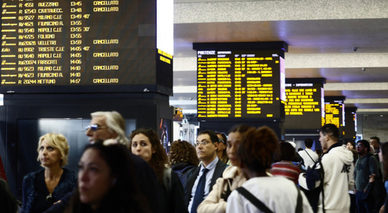 Sciopero dei treni, Usb revoca lo stop del 17 maggio per Papa Leone: «Spostato al 23 maggio» Sciopero dei treni, Usb revoca lo stop del 17 maggio per Papa Leone: «Spostato al 23 maggio»