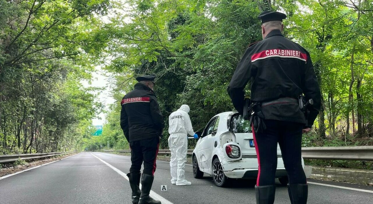 L’agguato a Roma: un buttafuori sotto assedio su via Ostiense, con un uomo in fuga dall’auto L’agguato a Roma: un buttafuori sotto assedio su via Ostiense, con un uomo in fuga dall’auto