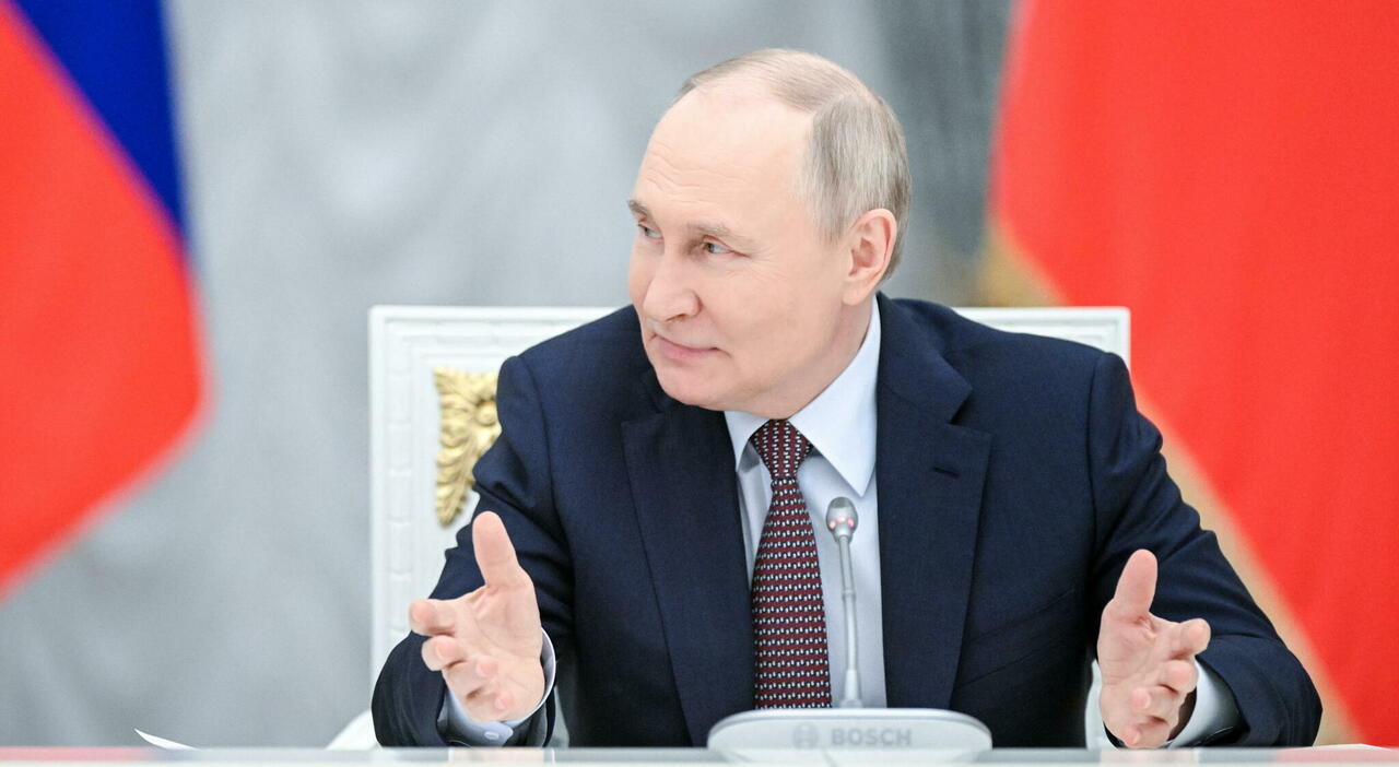 Putin alle strette, evitare il vertice a Istanbul per non legittimare Zelensky Putin alle strette, evitare il vertice a Istanbul per non legittimare Zelensky