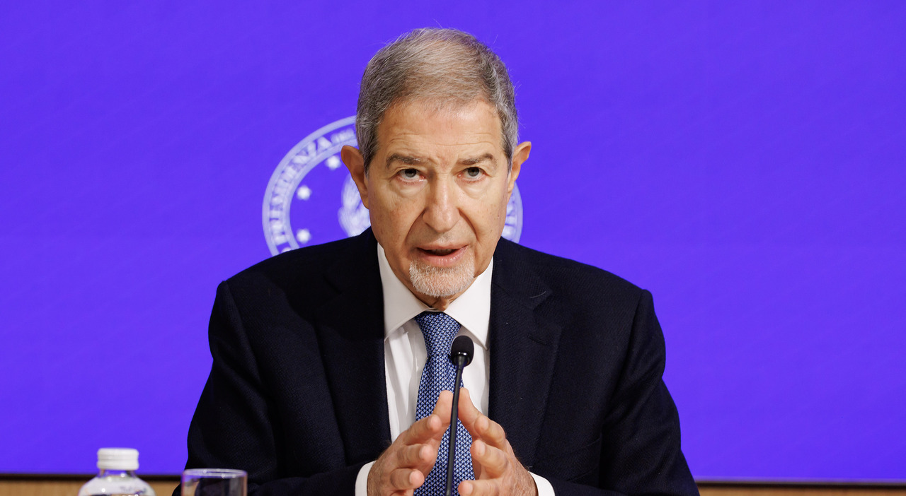 Terremoto Campi Flegrei, Musumeci: «Nessuno faccia il sorpreso, siamo su uno dei vulcani più pericolosi al mondo» Terremoto Campi Flegrei, Musumeci: «Nessuno faccia il sorpreso, siamo su uno dei vulcani più pericolosi al mondo»