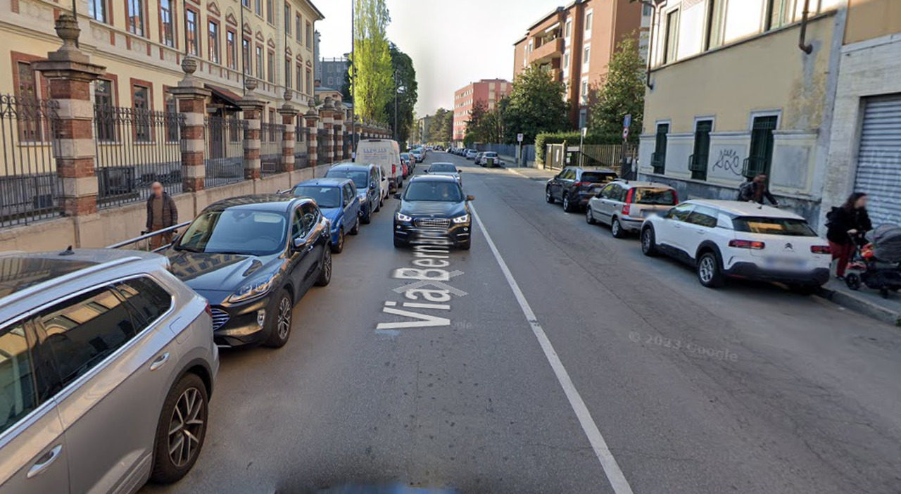 Milano, 15enne strangola e uccide la sua ex vicina e lo confessa alla mamma. La donna chiama la polizia: «Venite a prenderlo» Milano, 15enne strangola e uccide la sua ex vicina e lo confessa alla mamma. La donna chiama la polizia: «Venite a prenderlo»