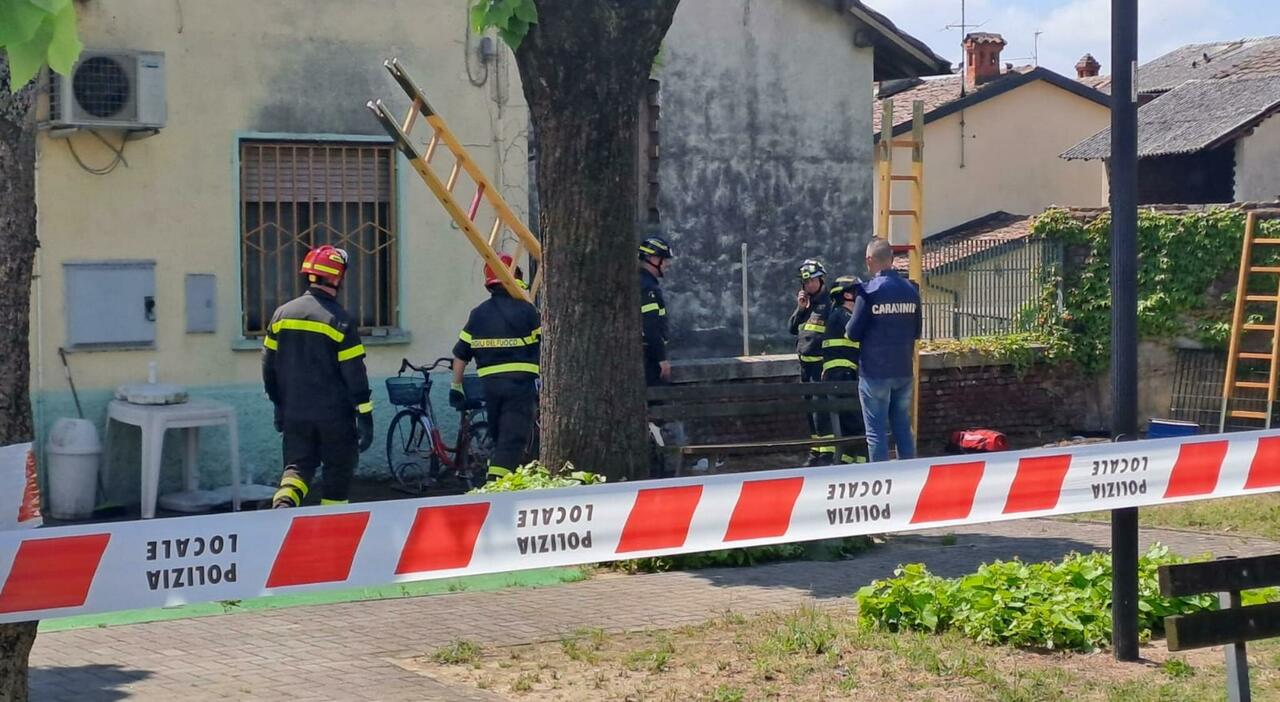 Garlasco, trovato un martello nel canale prosciugato: «Ricerche positive, sarà analizzato» Garlasco, trovato un martello nel canale prosciugato: «Ricerche positive, sarà analizzato»