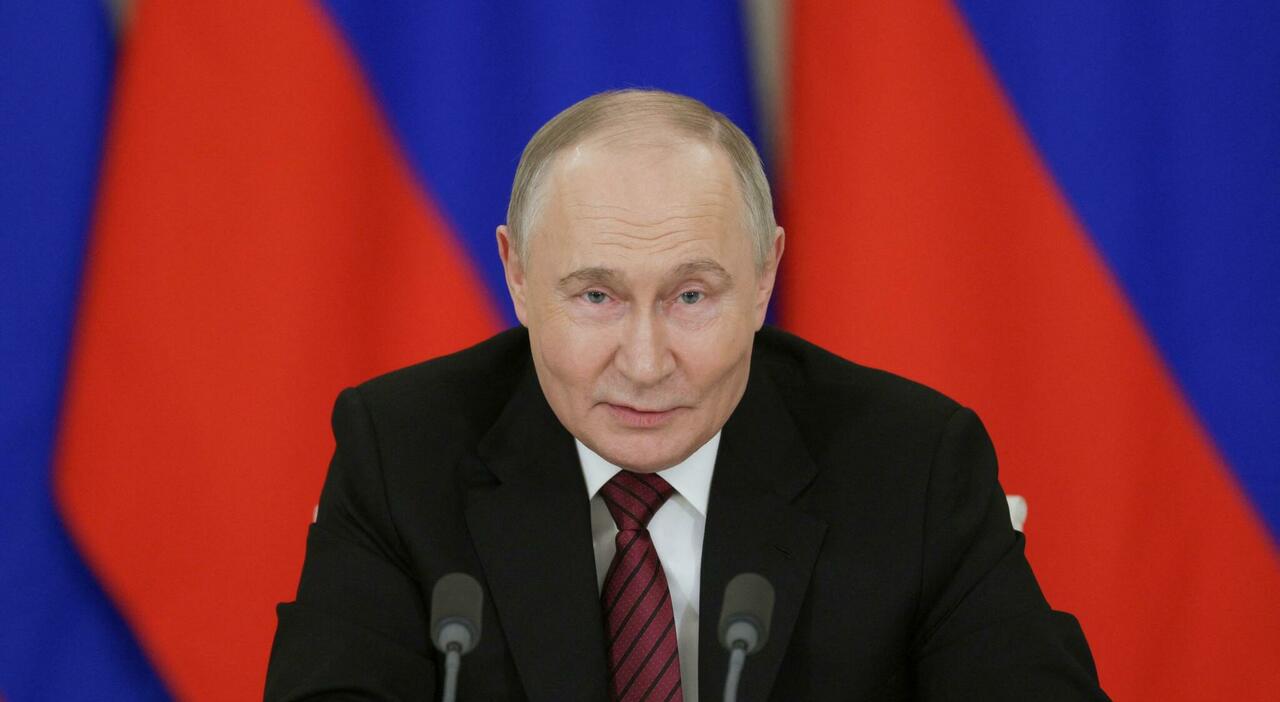 Guerra ucraina, lo schiaffo di Putin a Istanbul: manda il consigliere. Oggi vertice tra Mosca e Kiev. Diserta anche Trump Guerra ucraina, lo schiaffo di Putin a Istanbul: manda il consigliere. Oggi vertice tra Mosca e Kiev. Diserta anche Trump