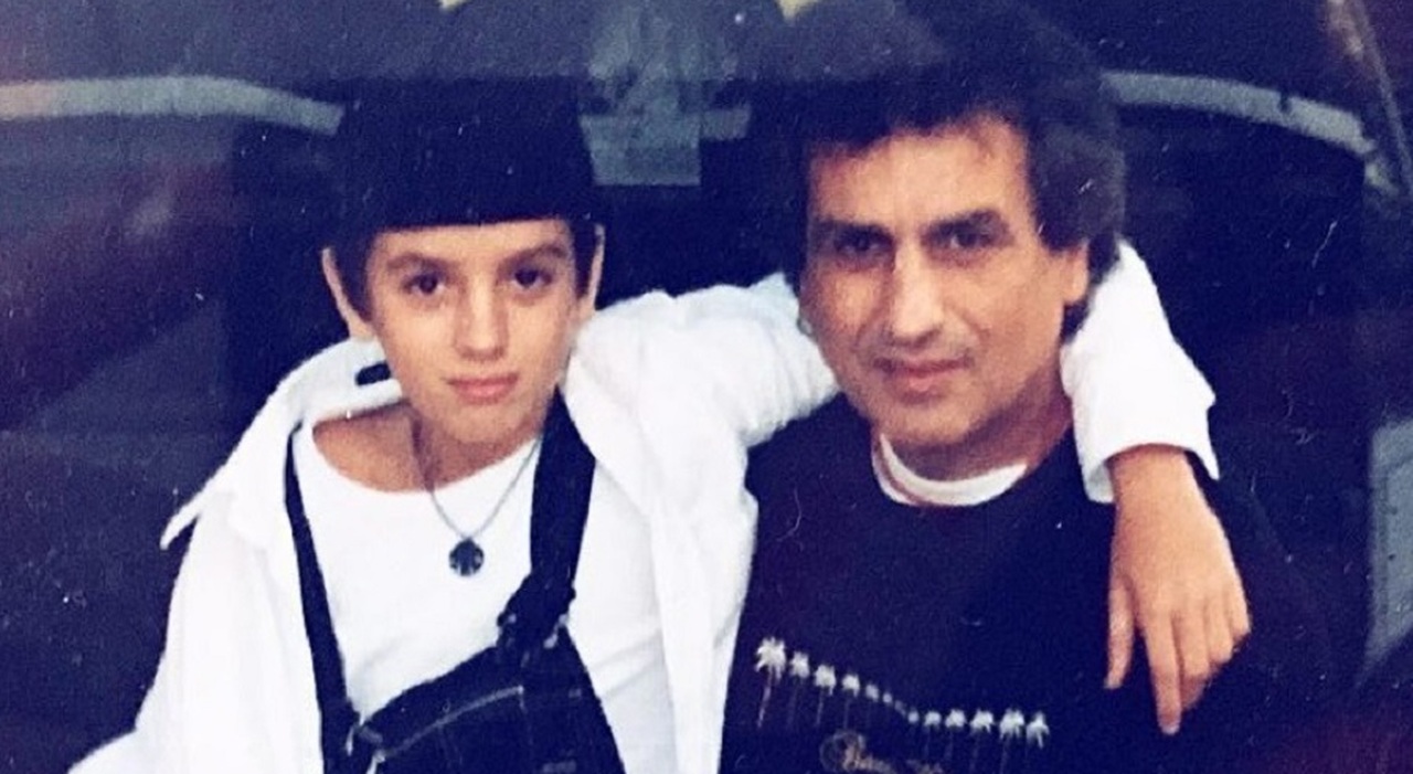toto cutugno il figlio niko aveva due famiglie diceva di essere un ingegnere scoprii che era famoso a 7 anni con la settimana enigmistica da Leggo.it toto cutugno il figlio niko aveva due famiglie diceva di essere un ingegnere scoprii che era famoso a 7 anni con la settimana enigmistica