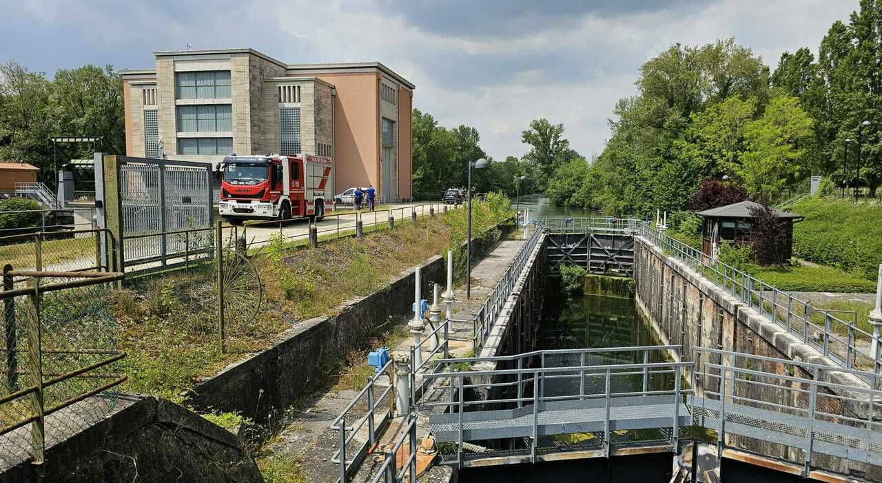 persona dispersa tra le acqua del fiume sile ricerche in corso dei sommozzatori i vigili del fuoco in sorvolo con l elicottero da Ilgazzettino.it persona dispersa tra le acqua del fiume sile ricerche in corso dei sommozzatori i vigili del fuoco in sorvolo con l elicottero