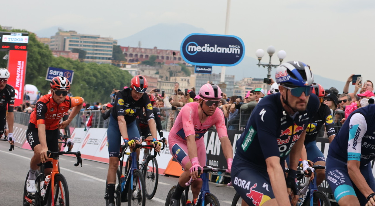 giro d italia brividi sul lungomare di napoli è stata magia pura da Ilmattino.it giro d italia brividi sul lungomare di napoli è stata magia pura