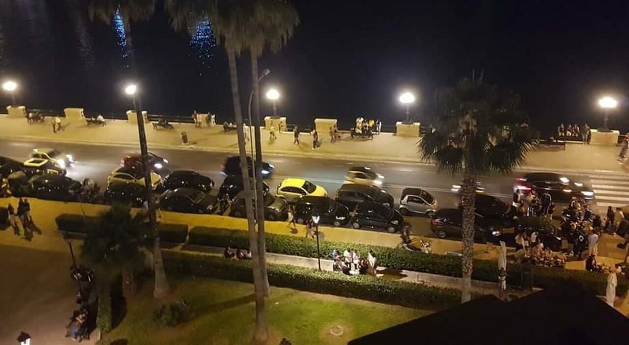 Più tavolini in piazze e giardini: la strategia anti caos del Comune Più tavolini in piazze e giardini: la strategia anti caos del Comune