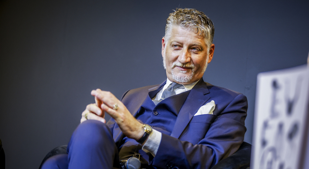 Salone del Libro di Torino, Giuli esalta la Campania: «Un modello, la cultura porta al Sud soldi e lavoro» Salone del Libro di Torino, Giuli esalta la Campania: «Un modello, la cultura porta al Sud soldi e lavoro»