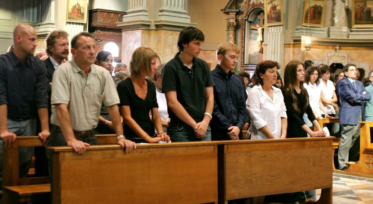 Garlasco, chi è coinvolto: le cugine vamp, il figlio dell?ex sindaco, il frate e i compagni di gioco Garlasco, chi è coinvolto: le cugine vamp, il figlio dell?ex sindaco, il frate e i compagni di gioco