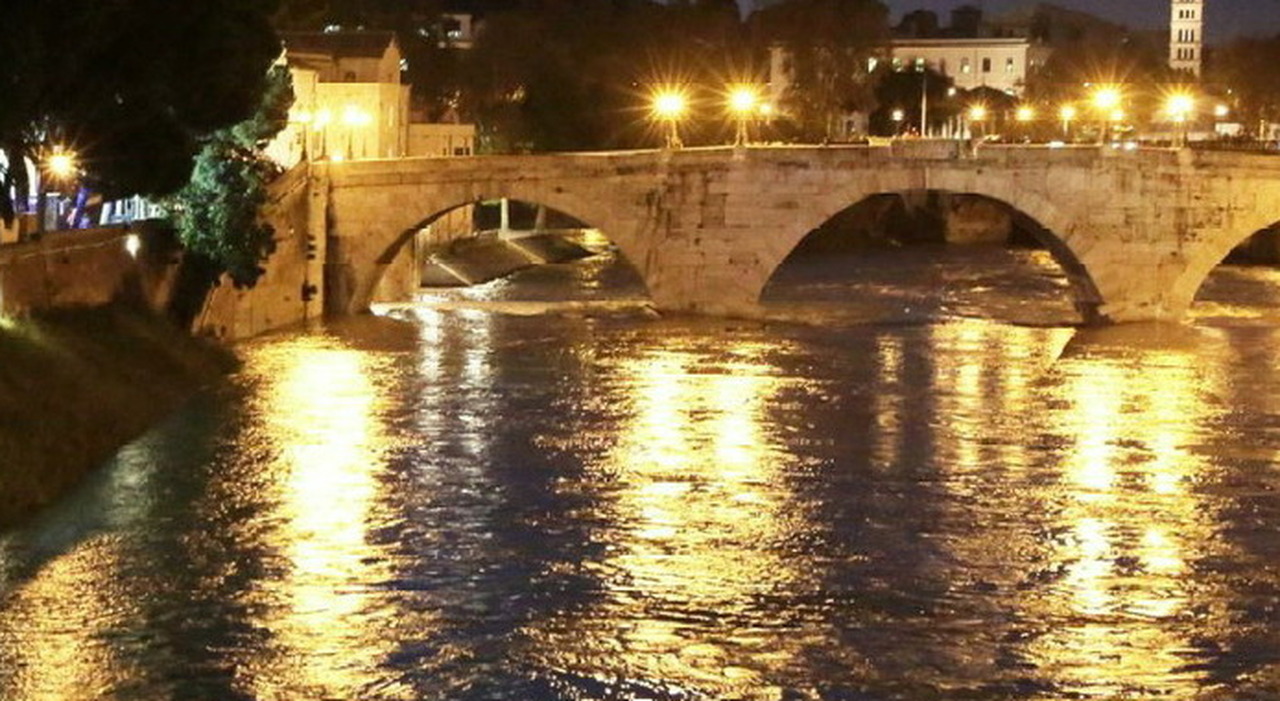 Un inquietante ritrovamento nel Tevere, vicino a ponte Vittorio Emanuele II a Roma