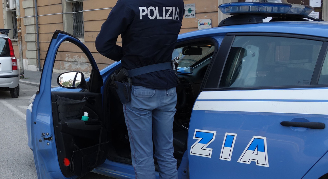 Roma, partorisce un bimbo e lo getta (ancora vivo) nel water: trovato morto in un tombino, arrestata la mamma Roma, partorisce un bimbo e lo getta (ancora vivo) nel water: trovato morto in un tombino, arrestata la mamma