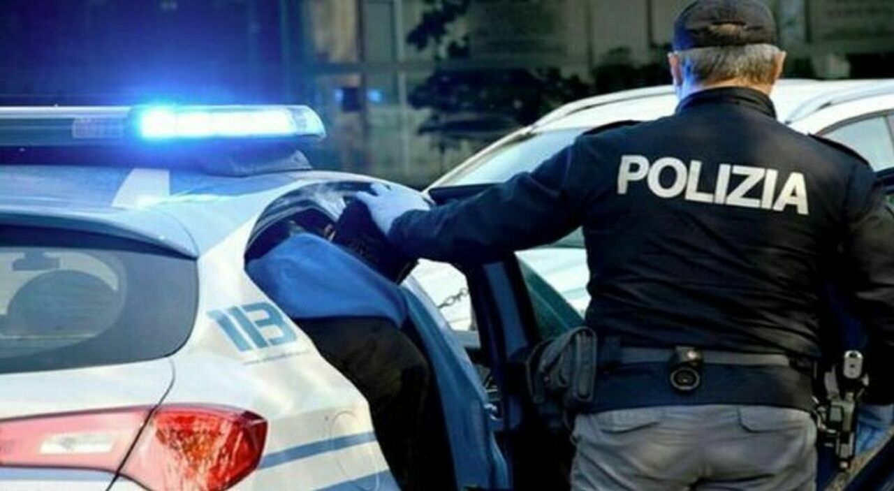 Madre partorisce il figlio e lo getta nel water, il corpo ritrovato in un tombino collegato alla casa: «Io incinta? Pensavo fosse mal di pancia» Madre partorisce il figlio e lo getta nel water, il corpo ritrovato in un tombino collegato alla casa: «Io incinta? Pensavo fosse mal di pancia»