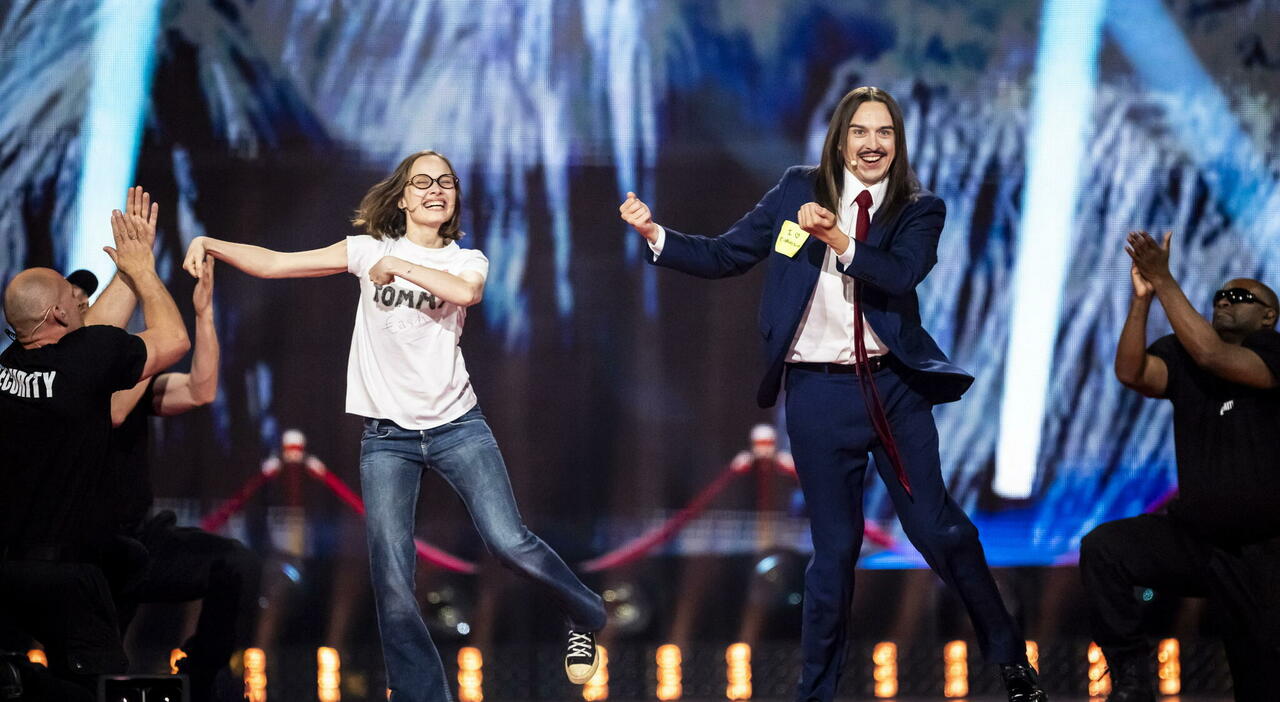 Eurovision 2025, le pagelle della finale: Tommy Cash fa ballare tutti (10) Islanda marinai folk (6), Regno Unito "principesse" (8) Eurovision 2025, le pagelle della finale: Tommy Cash fa ballare tutti (10) Islanda marinai folk (6), Regno Unito "principesse" (8)