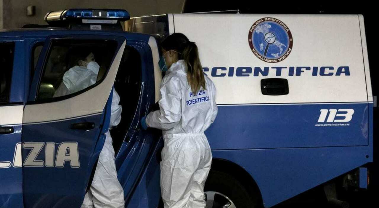 Due uomini uccisi a colpi di pistola in una falegnameria alle porte di Roma: l Due uomini uccisi a colpi di pistola in una falegnameria alle porte di Roma: l