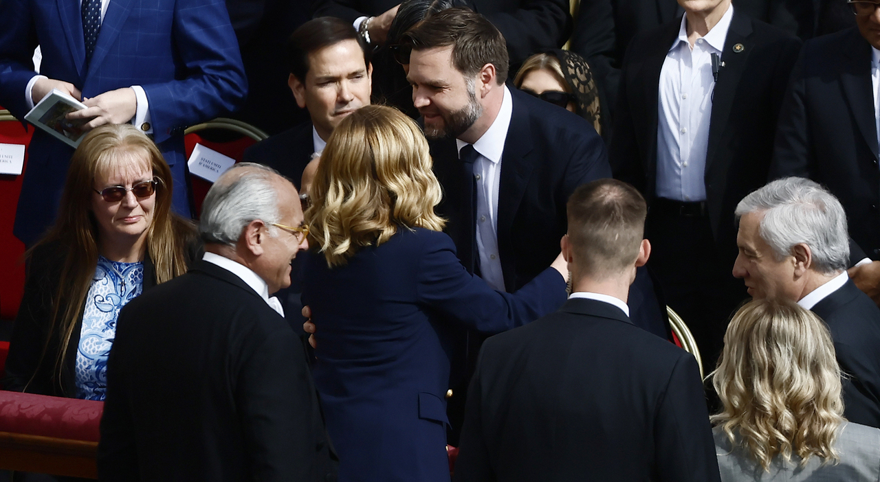 Vance: «Meloni ponte tra Usa e Ue, Trump felice di accettare». Von der Leyen: «Sui dazi uniti per buon accordo per tutti» Vance: «Meloni ponte tra Usa e Ue, Trump felice di accettare». Von der Leyen: «Sui dazi uniti per buon accordo per tutti»