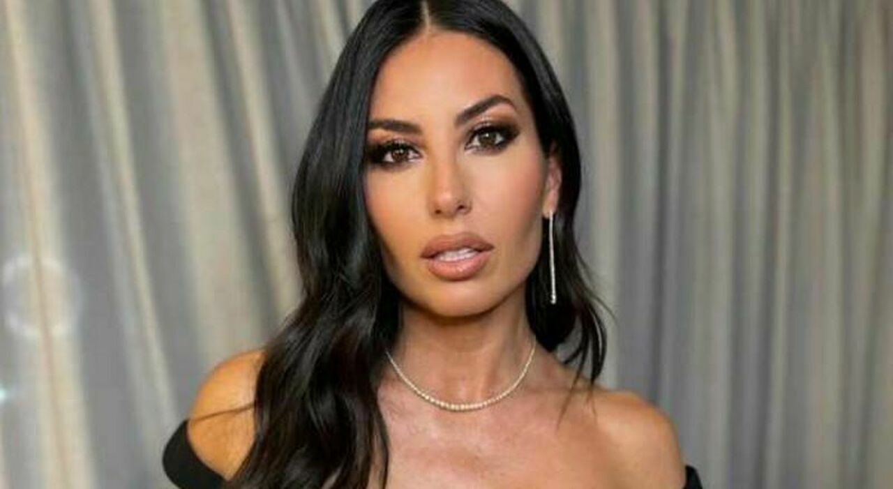 Qora ayollar katta eshak hd anal