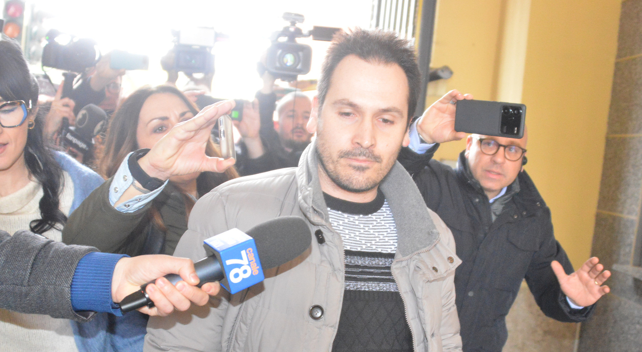 andrea sempio era presente quando chiara poggi è stata uccisa i 4 o 5 elementi della procura dalla scena del crimine di garlasco