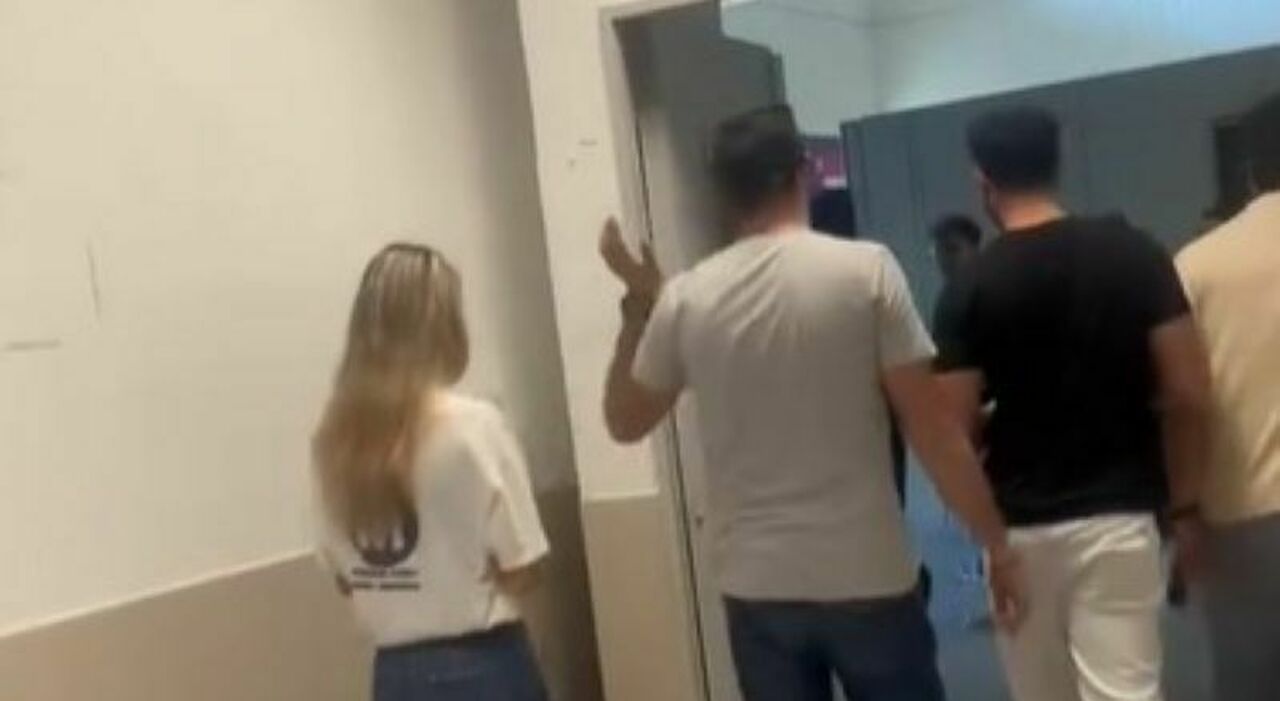 salerno all università uno studente urla al prof stia zitto è polemica sul web