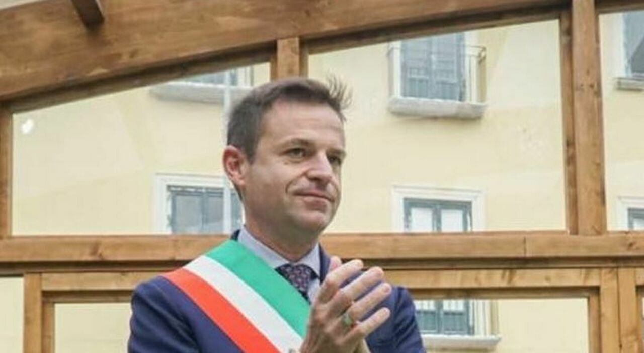 sorrento mazzette arrestato in flagranza il sindaco massimo coppola