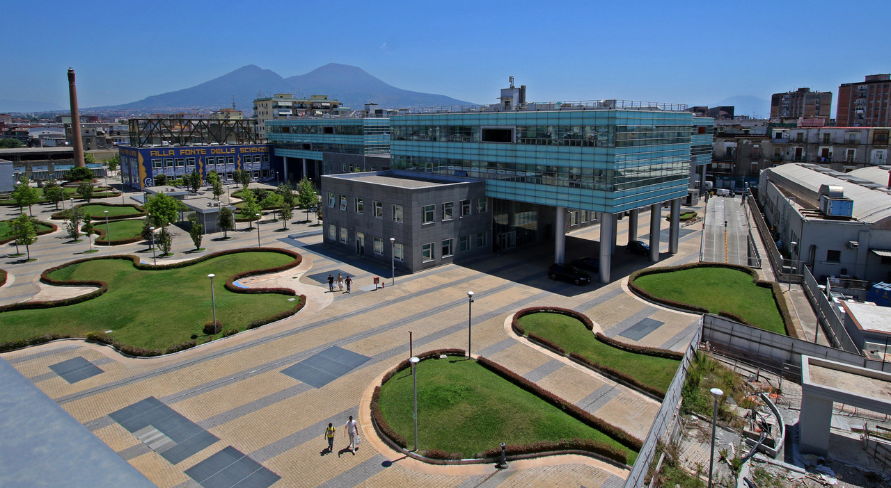 napoli tentato furto all università federico ii di san giovanni a teduccio ladri in fuga