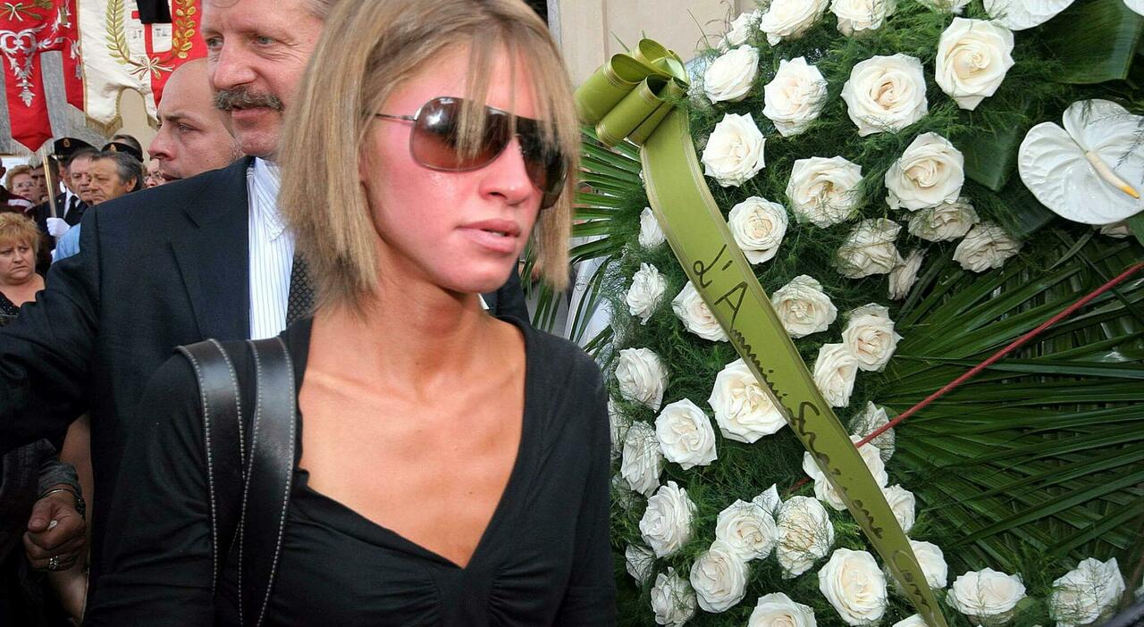 Garlasco, la testimone amica di Stefania Cappa: «Chiara le stava antipatica. Diceva: "I giornalisti devono vedere che vado al funerale"» Garlasco, la testimone amica di Stefania Cappa: «Chiara le stava antipatica. Diceva: "I giornalisti devono vedere che vado al funerale"»