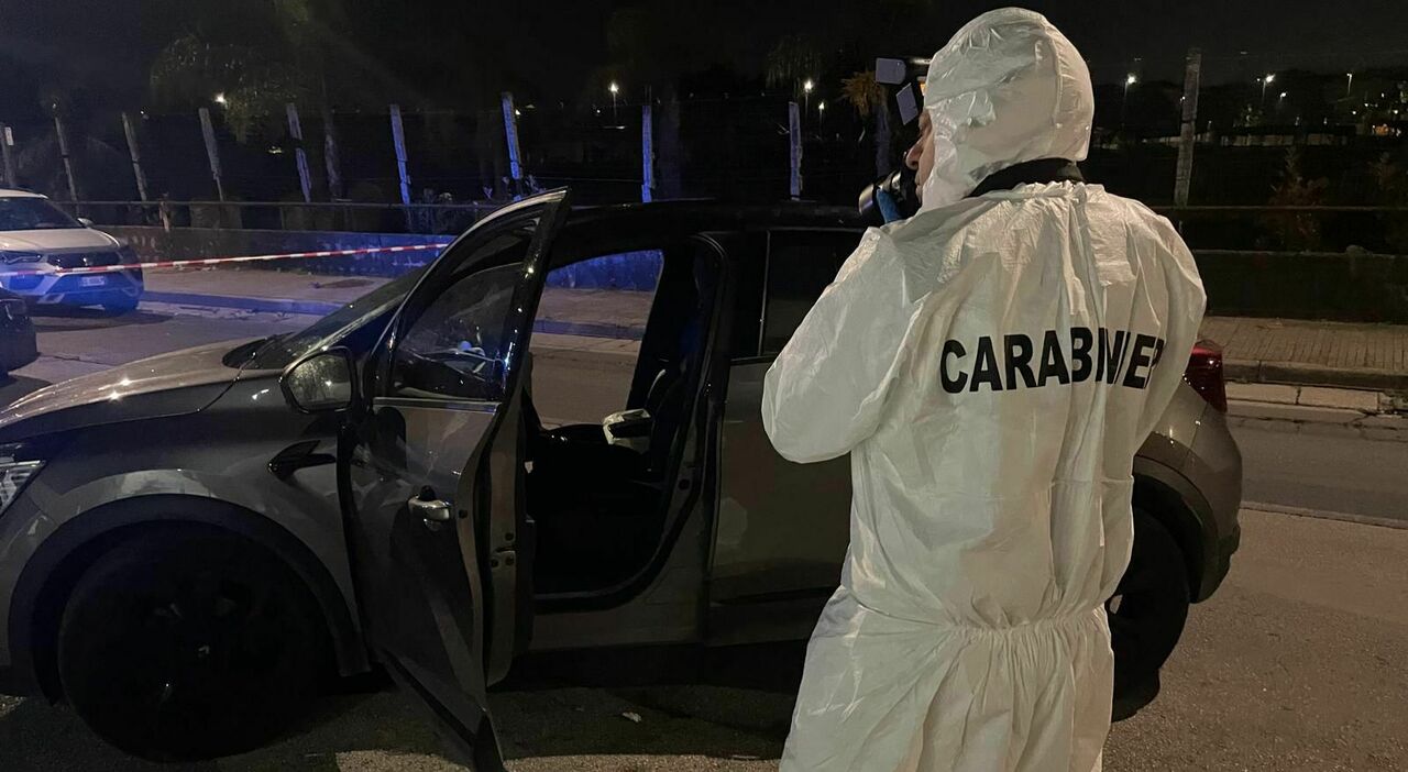 Napoli, donna trovata morta in strada: a poca distanza scoperta una 31enne in fin di vita in auto Napoli, donna trovata morta in strada: a poca distanza scoperta una 31enne in fin di vita in auto