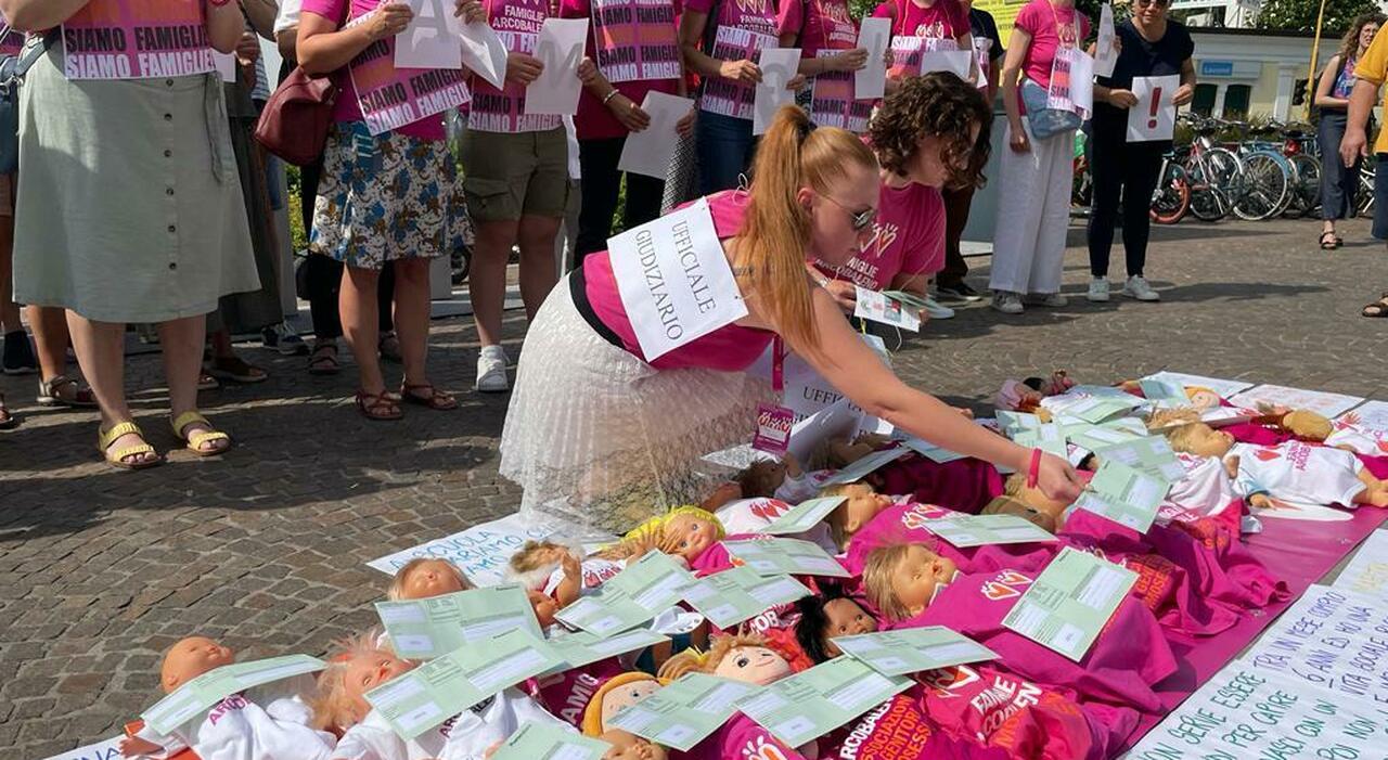 figli di due mamme la battaglia è vinta la corte costituzionale sì al riconoscimento del bambino da parte della madre intenzionale