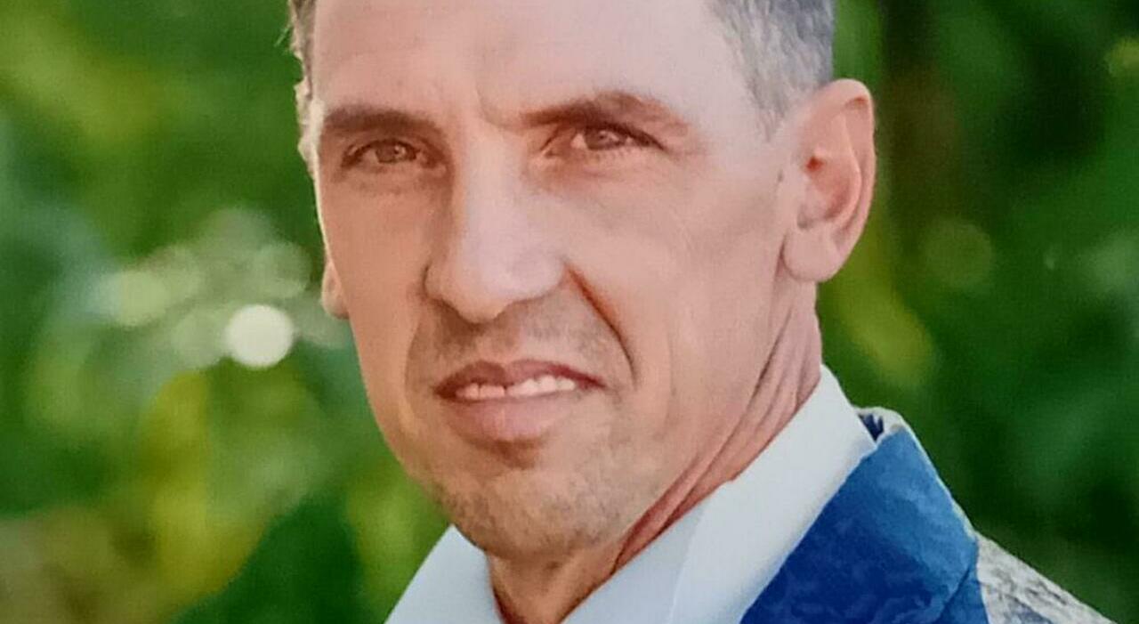 Cesare Trevisan, va in ospedale per un mal di schiena ma è un tumore: muore in venti giorni a 43 anni Cesare Trevisan, va in ospedale per un mal di schiena ma è un tumore: muore in venti giorni a 43 anni