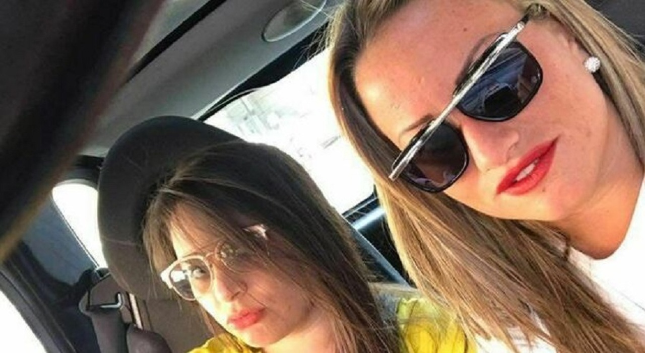 Daniela Strazzullo è morta, ferita a colpi di pistola dall?ex compagna Ilaria Capezzuto che si è suicidata Daniela Strazzullo è morta, ferita a colpi di pistola dall?ex compagna Ilaria Capezzuto che si è suicidata