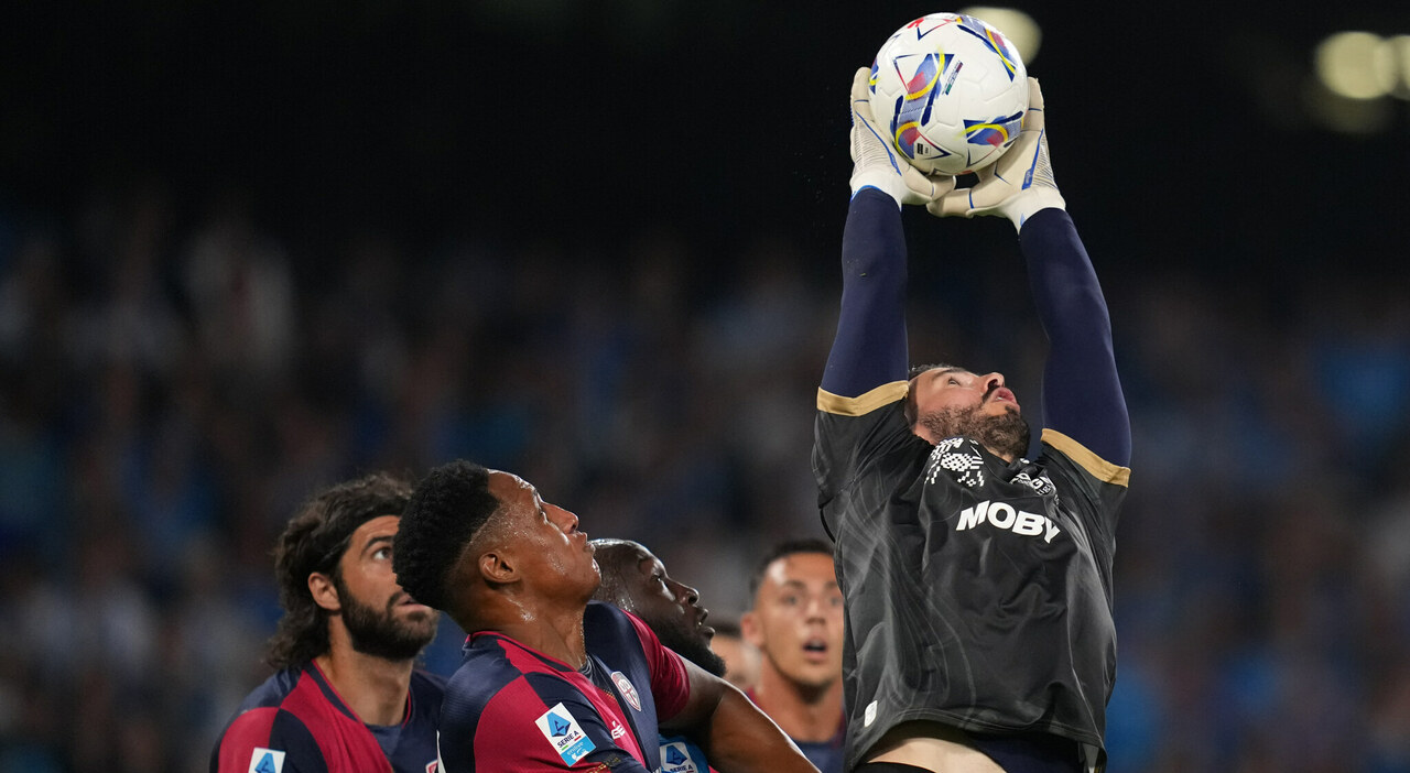 Alen Sherri, chi è il portiere di riserva del Cagliari (e perché gioca al posto di Caprile) Alen Sherri, chi è il portiere di riserva del Cagliari (e perché gioca al posto di Caprile)