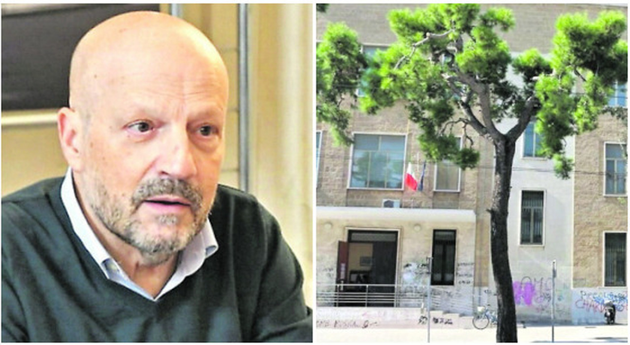 Lecce, raffica di multe fuori dal liceo: 80 scooter nel mirino Lecce, raffica di multe fuori dal liceo: 80 scooter nel mirino