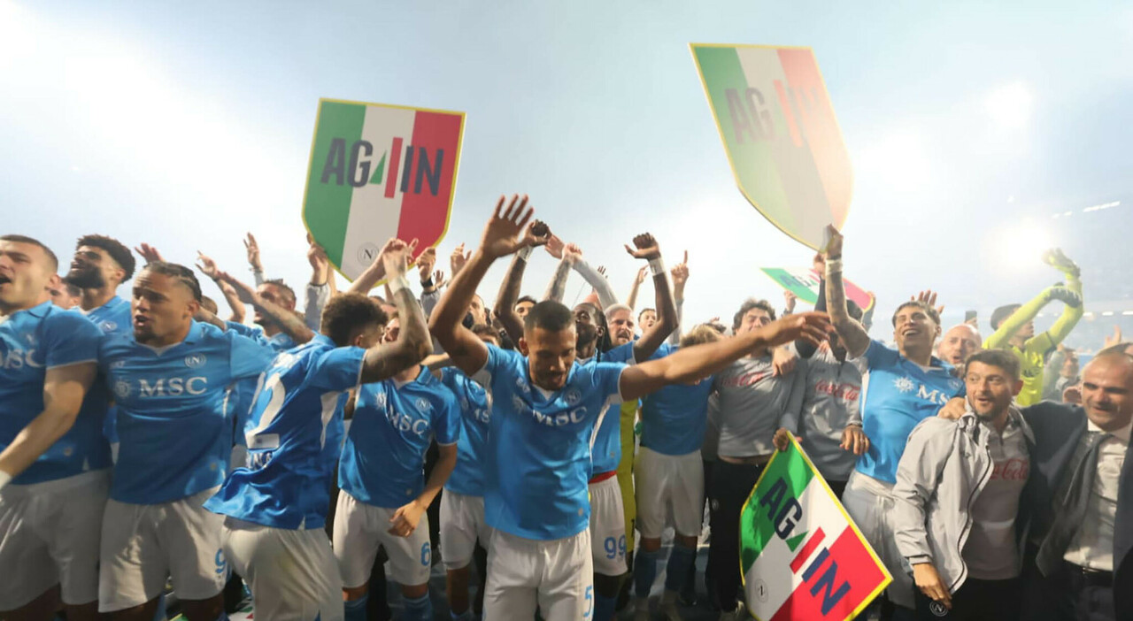 Napoli, «Again»: lo scudetto prima si trepida, poi è gioia azzurra