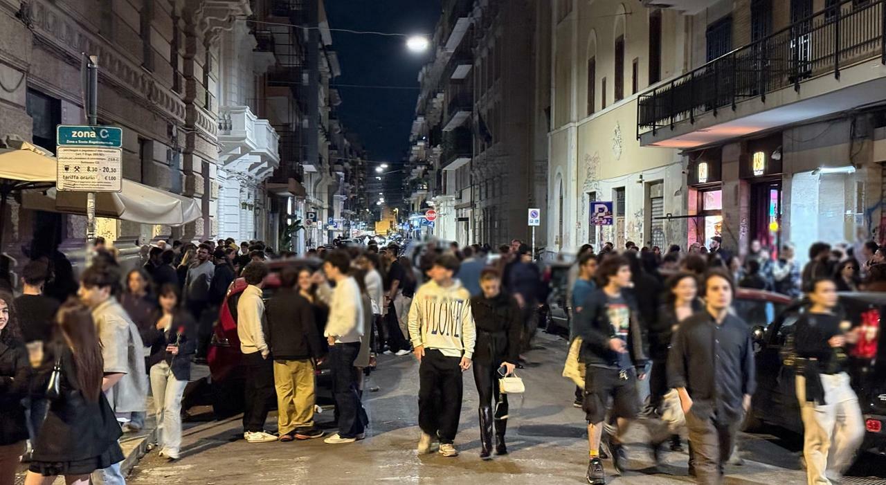 La notte dell?Umbertino tra ragazzi ?preoccupati?, controlli e polemiche. Il viaggio nella movida La notte dell?Umbertino tra ragazzi ?preoccupati?, controlli e polemiche. Il viaggio nella movida