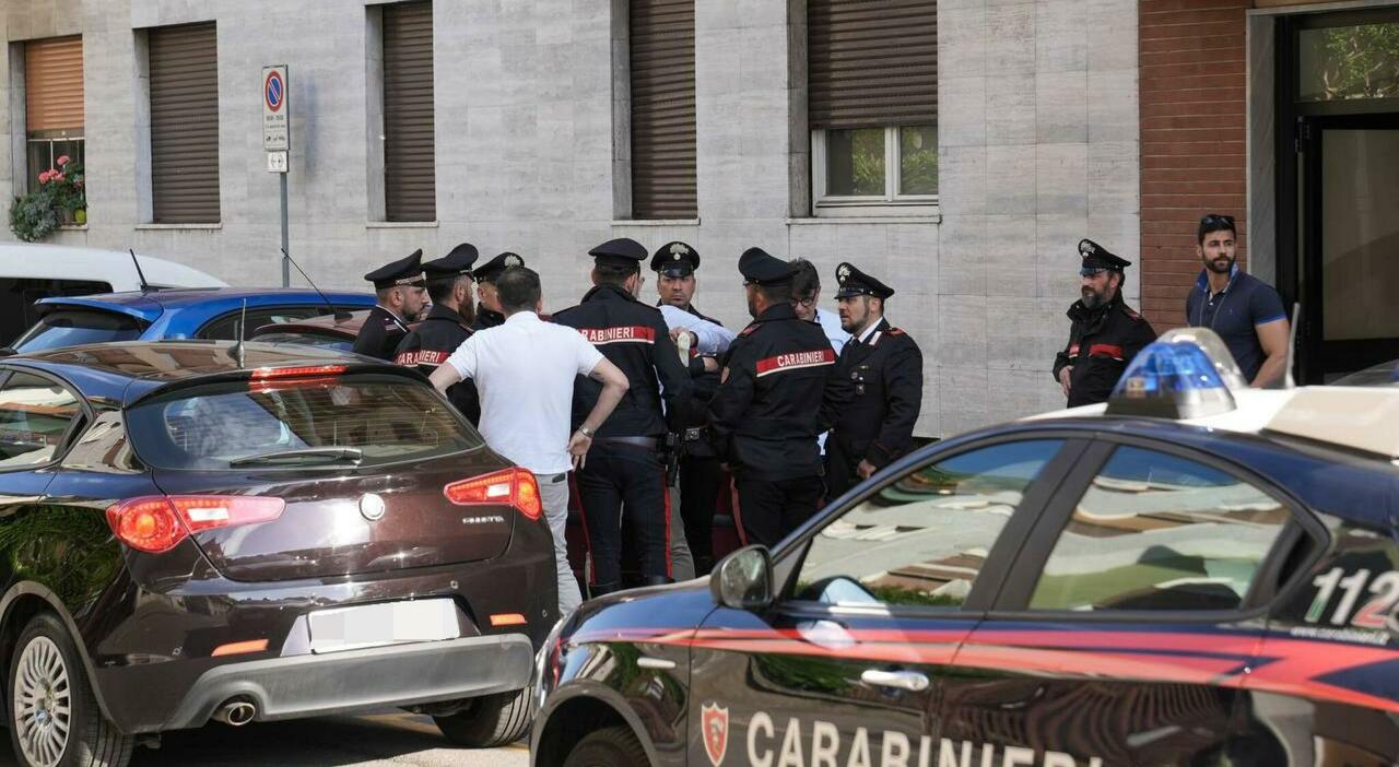Legnano, la 35enne Vasilica Potincu trovata morta in casa con una mannaia da cucina sulla schiena: la scoperta della vicina, killer in fuga Legnano, la 35enne Vasilica Potincu trovata morta in casa con una mannaia da cucina sulla schiena: la scoperta della vicina, killer in fuga