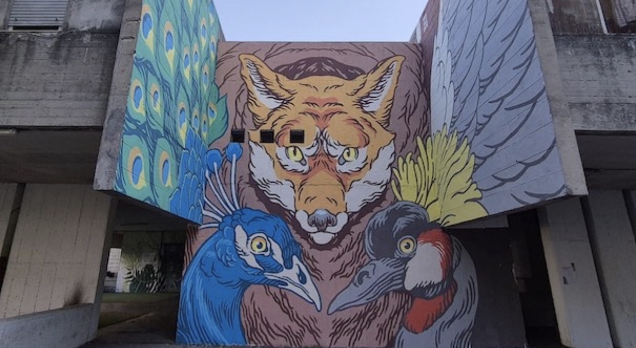 A Roma, Vigne Nuove accoglie l’ultimo murale di Lucamaleonte, un’opera che promette sorprese nascoste A Roma, Vigne Nuove accoglie l’ultimo murale di Lucamaleonte, un’opera che promette sorprese nascoste