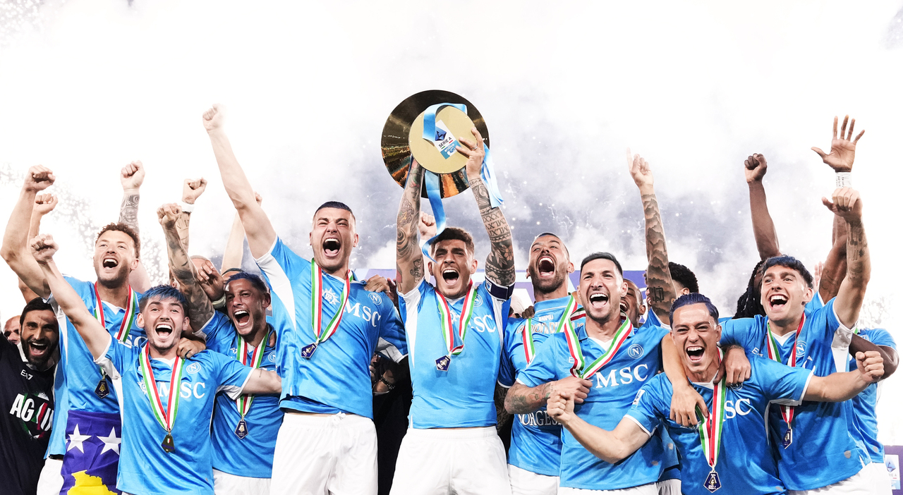 serie a il pagellone il napoli impara dagli errori 10 roma chi dopo ranieri 9 lazio leoni a metà 4 milan in crisi di identità 2