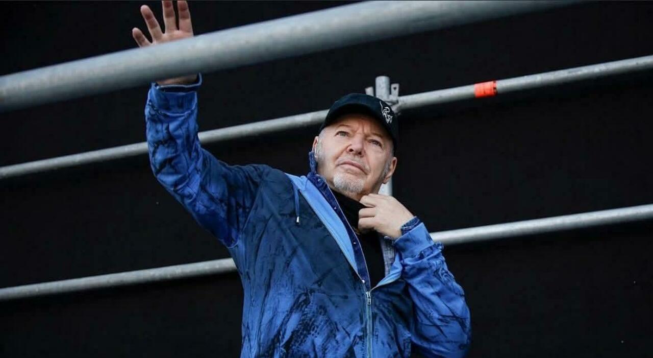 vasco rossi a bibione la località balneare diventa un tempio del rock è il nostro capodanno anticipato i fan arrivati da tutt italia da Ilgazzettino.it vasco rossi a bibione la località balneare diventa un tempio del rock è il nostro capodanno anticipato i fan arrivati da tutt italia