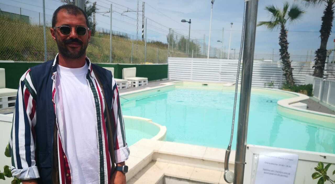 Incidente in piscina a Fano, racconto choc del bagnino: «La bimba era morta, poi ha pianto» Incidente in piscina a Fano, racconto choc del bagnino: «La bimba era morta, poi ha pianto»