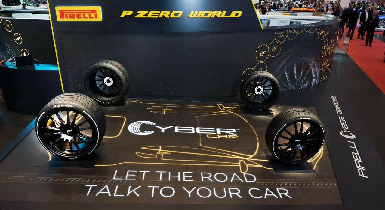 Pirelli con tecnologia cybertyre