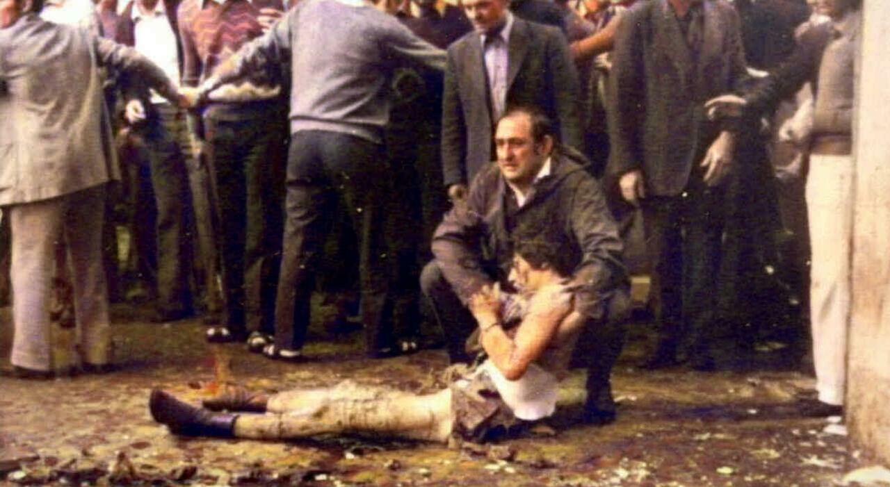 Strage di piazza della Loggia, otto morti e 41 anni di silenzio: misteri, ipotesi e incongruenze sull