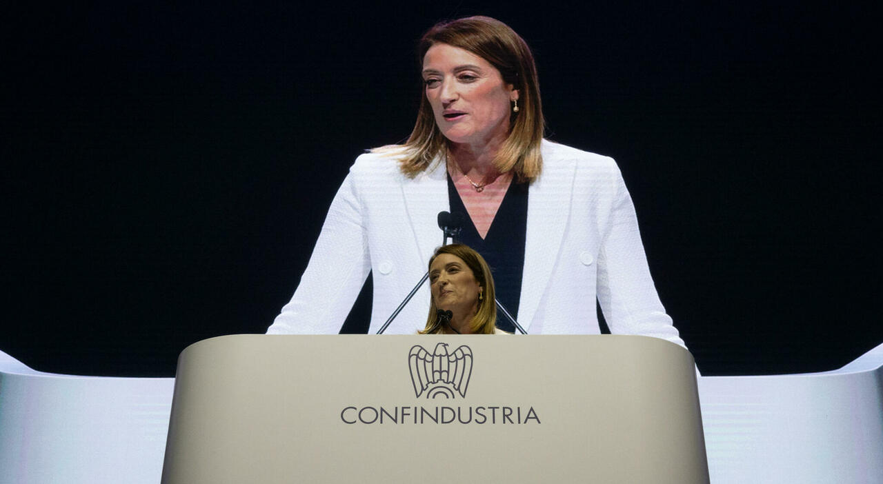 la presidente del Parlamento europeo, Roberta Metsola
