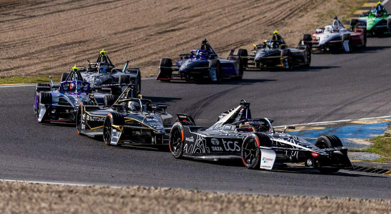 I test 2024 della Formula E sul circuito madrileno di Jarama dove si correrà la prossima stagione
