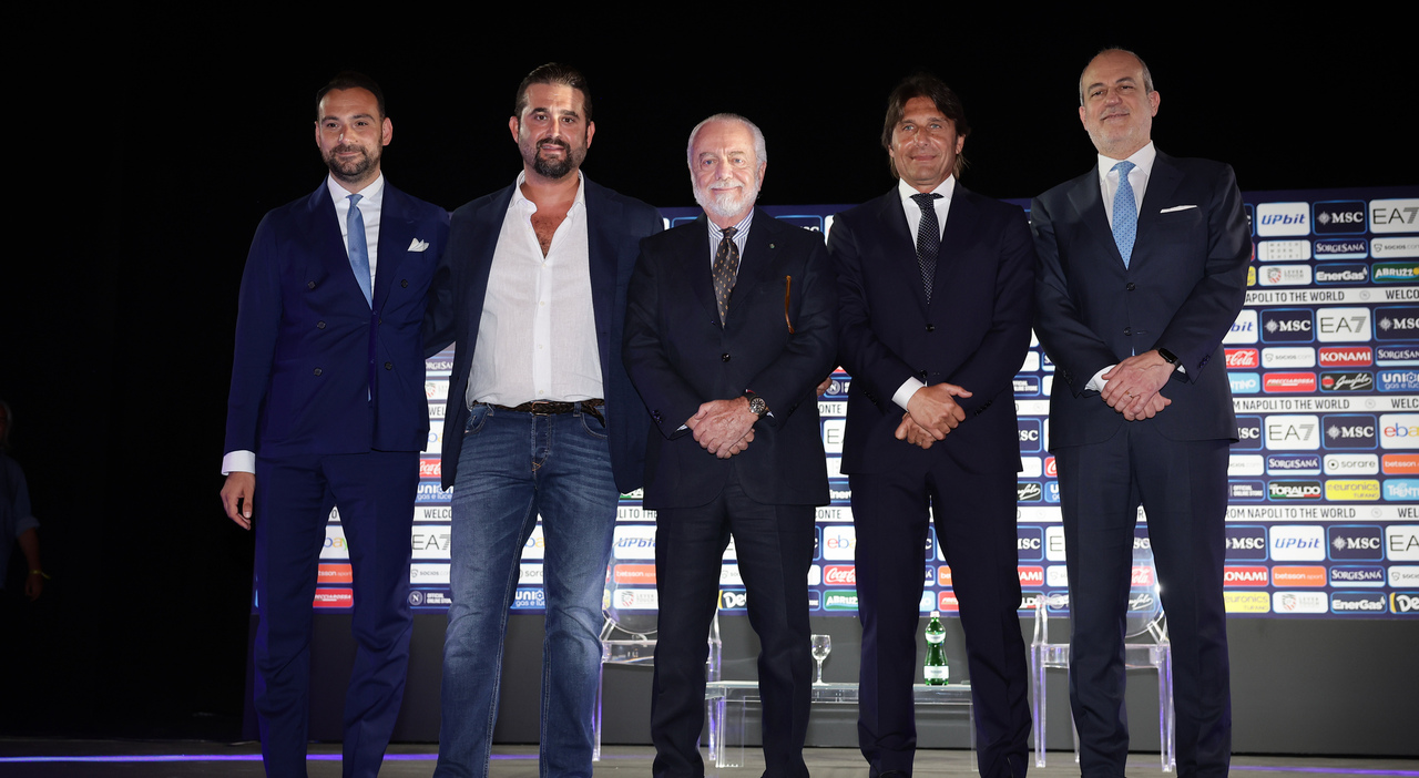 Il Napoli entra nel club dei miliardari: «Una crescita fortissima» Il Napoli entra nel club dei miliardari: «Una crescita fortissima»