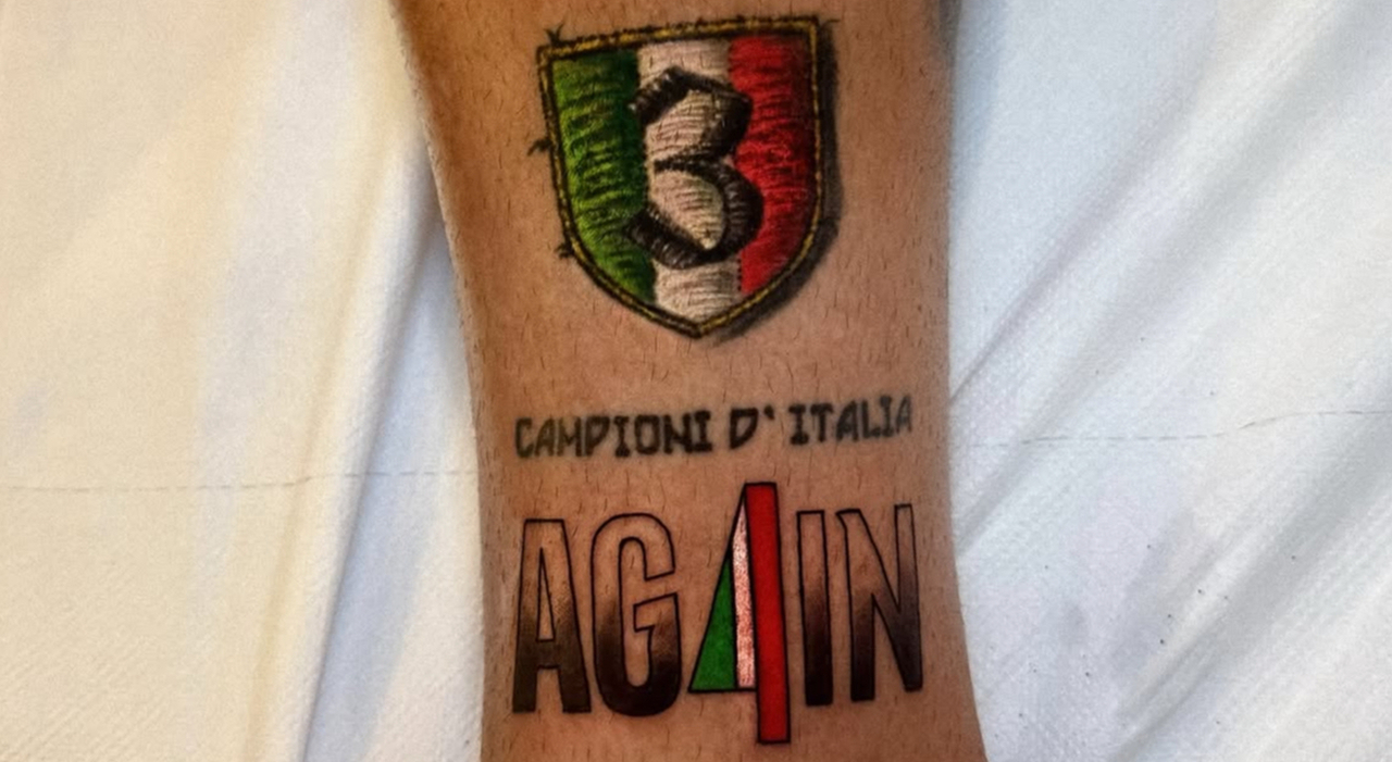 Napoli, di lorenzo e il tatuaggio «ag4in» per il quarto scudetto