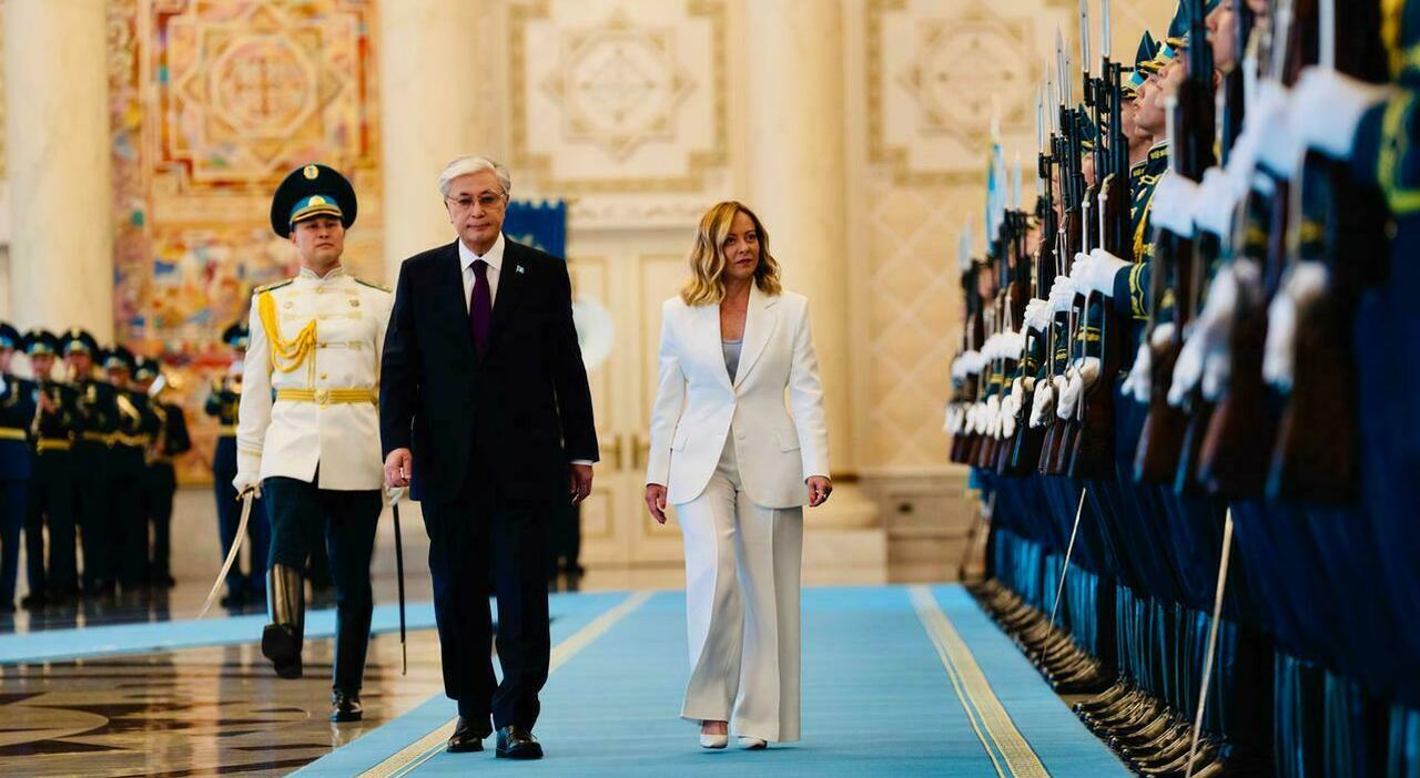 meloni italia non esclusa dai negoziati sullucraina liti con macron panna montata